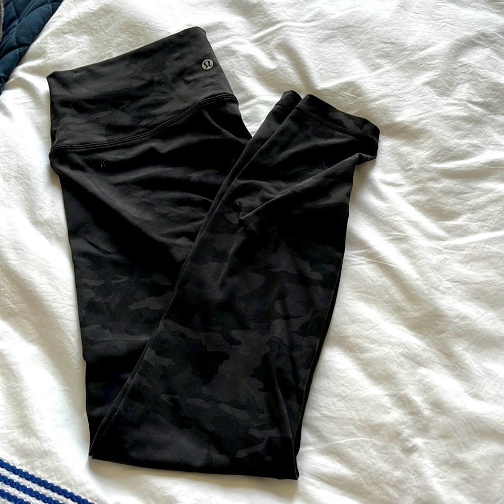 Camo Lululemon legging.   Size 10 and perfect condition!